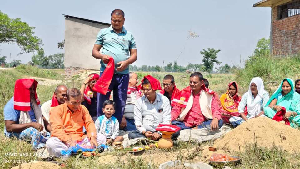 पर्साको मनिहर्वामा महिला सामुदायिक भवन बन्दै, वडाध्यक्ष मुखियाले गरे शिलान्यास