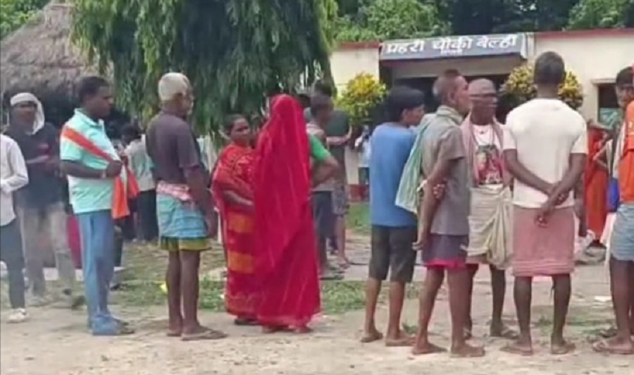 घरबाट युवक लगिएपछि सप्तरीमा तनाव, खोजीको माग गर्दै स्थानीयले प्रहरी चौकी घेरे