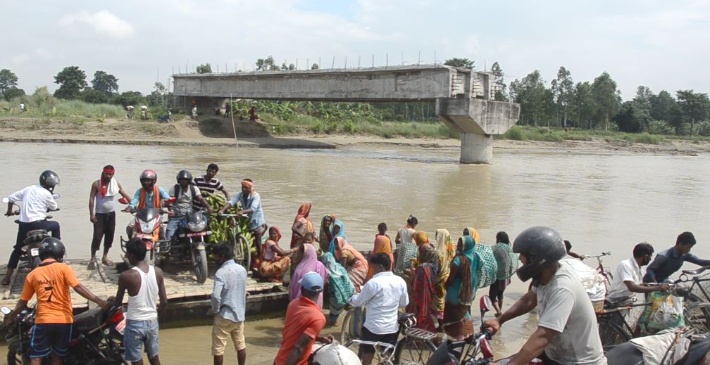 पुल र सडकका लागि पहल गर्नेलाई भोट