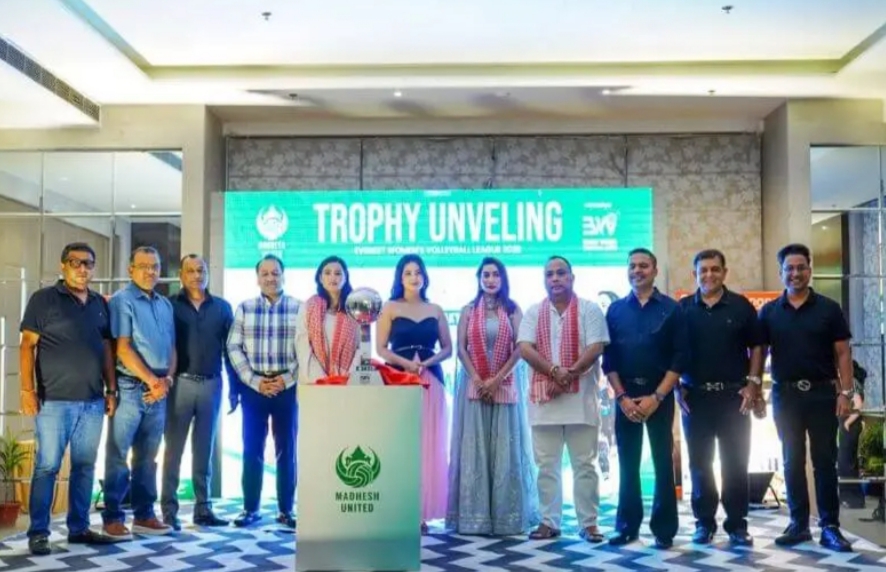 वीरगन्जमा एभरेस्ट महिला भलिबल लिगको ट्रफी र मधेस युनाइटेडको नयाँ जर्सी सार्वजनिक