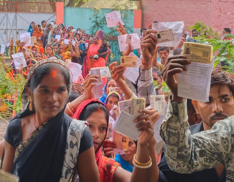 बिहार विधानसभा चुनाव : १८ जिल्लाका १२१ निर्वाचन क्षेत्रमा मतदान सुरु