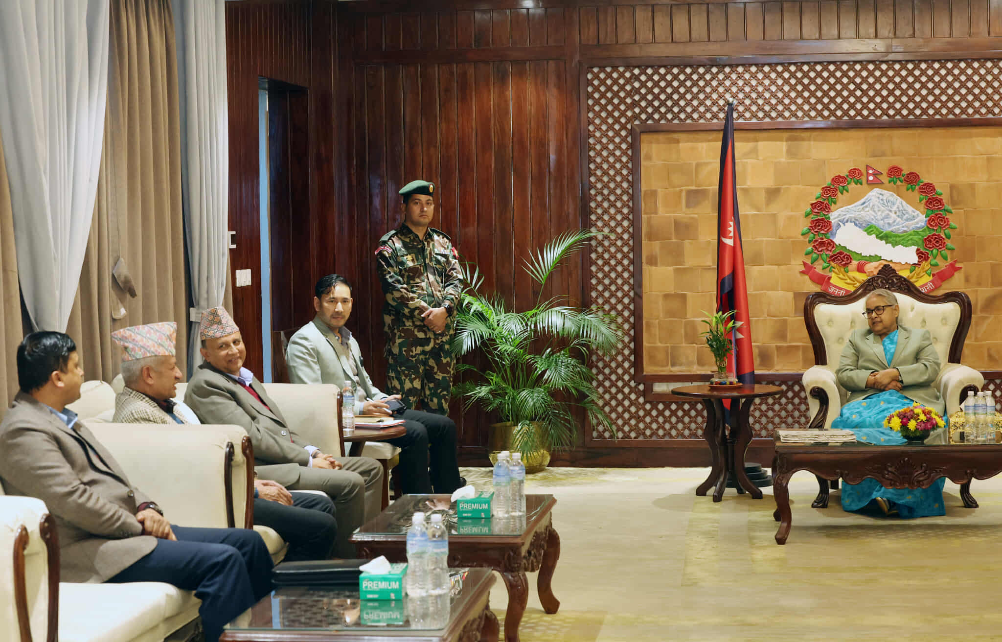 अध्यक्ष ओलीमाथि लगाइएको स्थानहदबारे एमाले नेताले प्रश्न उठाउँदा प्रधानमन्त्री नाजवाफ !