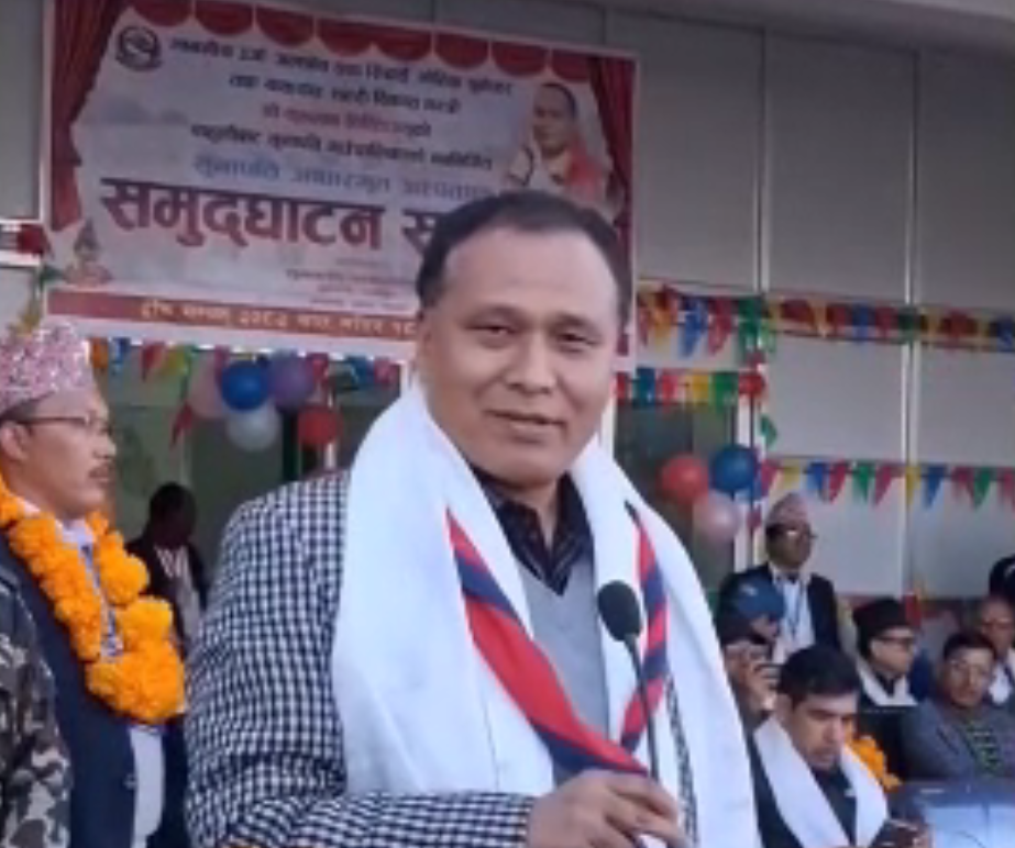 सरकारी स्रोतसाधनको दुरुपयोग गर्दै उनेपालाई भोट माग्न व्यस्त कुलमान घिसिङ