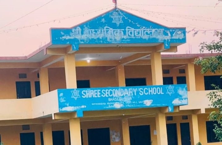 विद्यालयको कम्प्युटर चोरेको आरोपमा ३ युवक पक्राउ