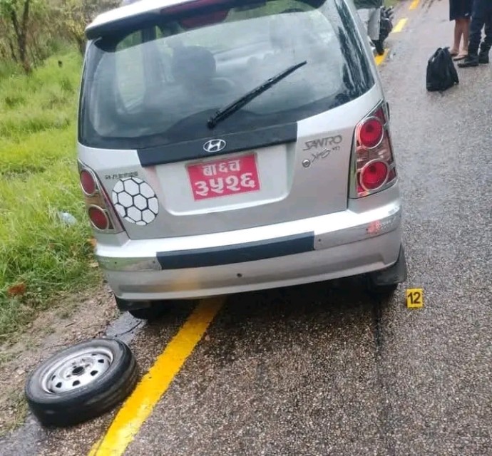 कारले मोटरसाइकललाई ठक्कर दिँदा बुबा–छोरीको मृत्यु