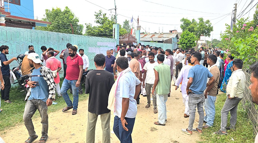 रास्वपा सिरहा अधिवेशनमा झडप, निर्वाचन प्रक्रिया प्रभावित