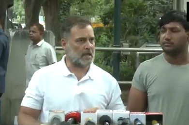 धर्मेन्द्र प्रधान ‘अपराधी’ शिक्षामन्त्री हुन् पद छोड्नैपर्छ, मोदीले युवाहरूसँग माफी माग्नैपर्छ : गान्धी