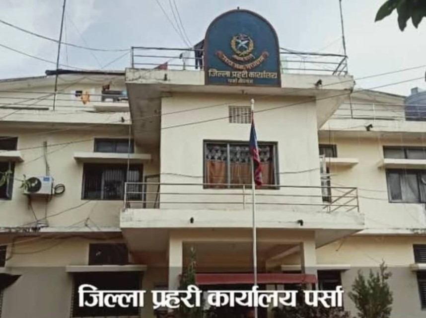वीरगन्जका हाेटलहरुमा प्रहरीको छापा,५ महिला र ७ पुरुष पक्राउ