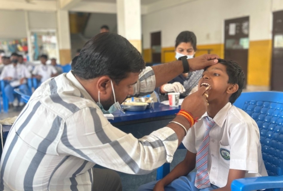 बीरगञ्जमा मुख तथा दाँत स्वास्थ्य शिविर सम्पन्न, ४०० बालबालिकाको परीक्षण