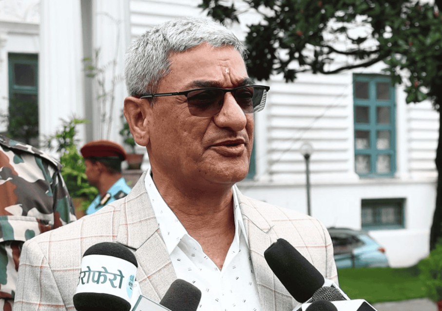 पूर्वगृहमन्त्री लेखकलाई भद्रकाली पुर्‍याइयो