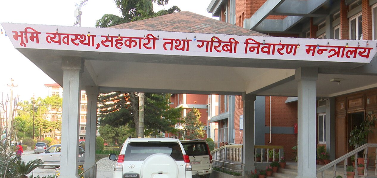 मालपोत र नापीमा अनधिकृत व्यक्ति प्रवेश निषेध