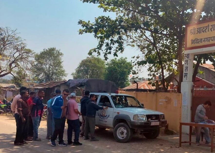 सशस्त्र प्रहरीका इन्स्पेक्टर घुस रकमसहित पक्राउ