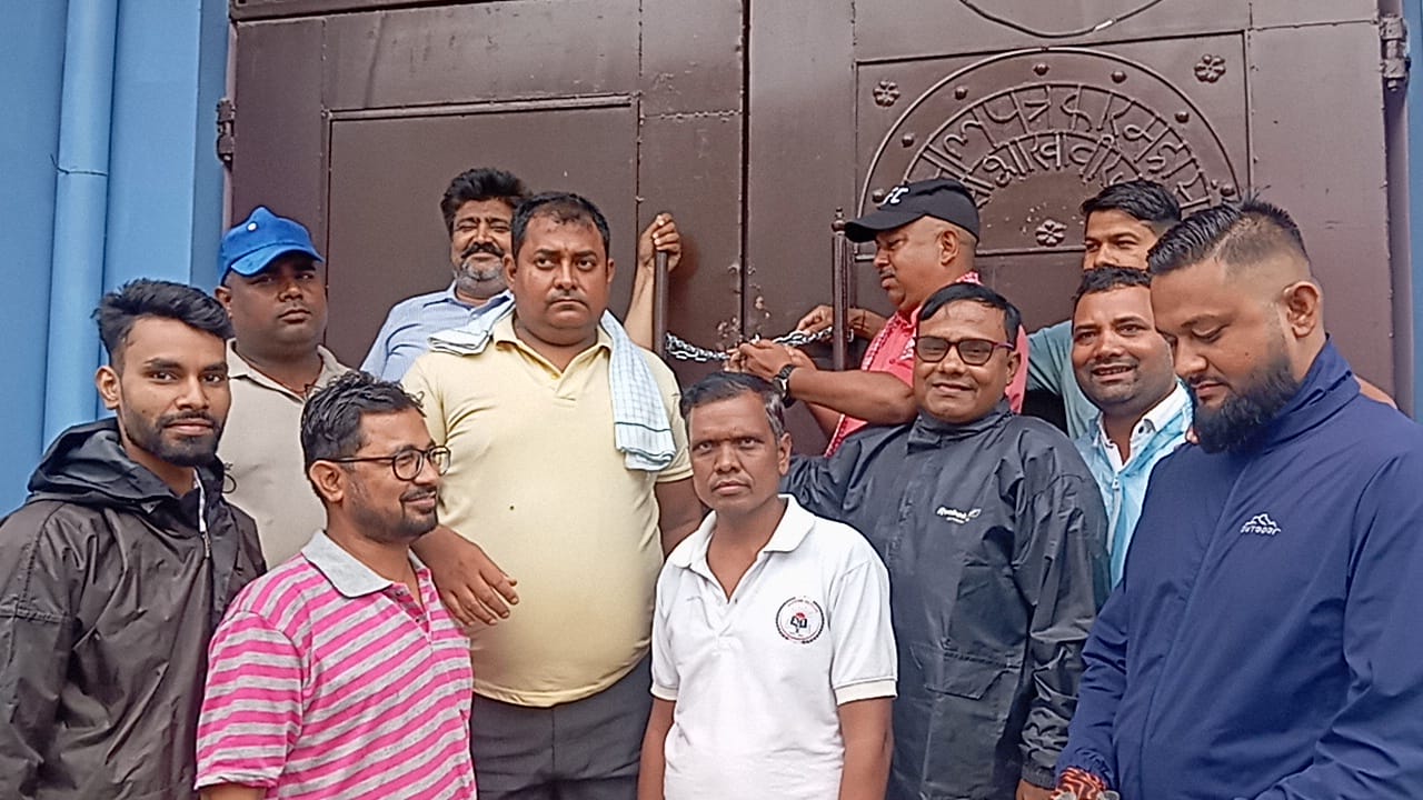 सदस्यता शुद्धीकरण र नयाँ सदस्यको माग गर्दै नेपाल पत्रकार महासंघ पर्सामा तालाबन्दी