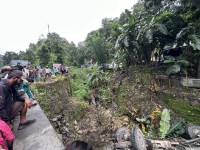 चुरियामाई मन्दिर नजिकै सेना चढेको जिप दुर्घटना, १५ जना घाइते