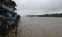 नारायणी नदीले खतराको तह पार गर्‍यो : डण्डा र दुम्कौलीमा सतर्कता अपनाउन आग्रह