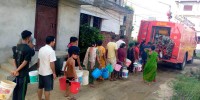 नेपाली सेनाद्वारा वीरगञ्जमा पानी वितरण