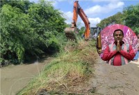 पकहा मैनपुरमा नहर सफाइ अभियान : पूर्व अध्यक्ष विजय चौरसियाको अगुवाइमा जनसहभागिता