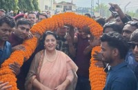 वीरगञ्जमा पूर्व राष्ट्रपति भण्डारीलाई २० किलोको मालासहित भव्य सम्मान, ‘वृहत महिला सम्मेलन’मा प्रमुख अतिथि