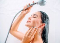 दिनहुँ तातो पानीले नुहाउँदा के हुन्छ ?