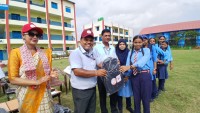 सेवा र विकासका लागि युवा संस्था र प्राज्ञिक विद्यार्थी परिषदद्वारा सिद्धार्थ माविका विद्यार्थीलाई शैक्षिक सामग्री वितरण