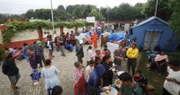 कीर्तिपुरको होल्डिङ सेन्टर डुबानमा परेपछि ६५ सुकुमबासी परिवारलाई भक्तपुरको खरीपाटी सारिँदै