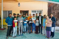 अपाङ्गता भएका १६ बालबालिकालाई मेयर सिंहले प्रदान गरे जनही ५ हजार शैक्षिक सहयोग