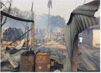सप्तरीको चिमटीमा आगलागी हुँदा २ सय घर जलेर करोडौंको क्षति , आगलागिले गाउँ नै स्वहा