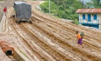 वर्षाले सूर्यविनायक–साँगा सडकमा एकतर्फी सवारी सञ्चालन
