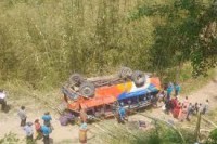 धनकुटा बस दुर्घटनाका मृतक तीनको परिचय खुल्यो, ११ जना घाइते