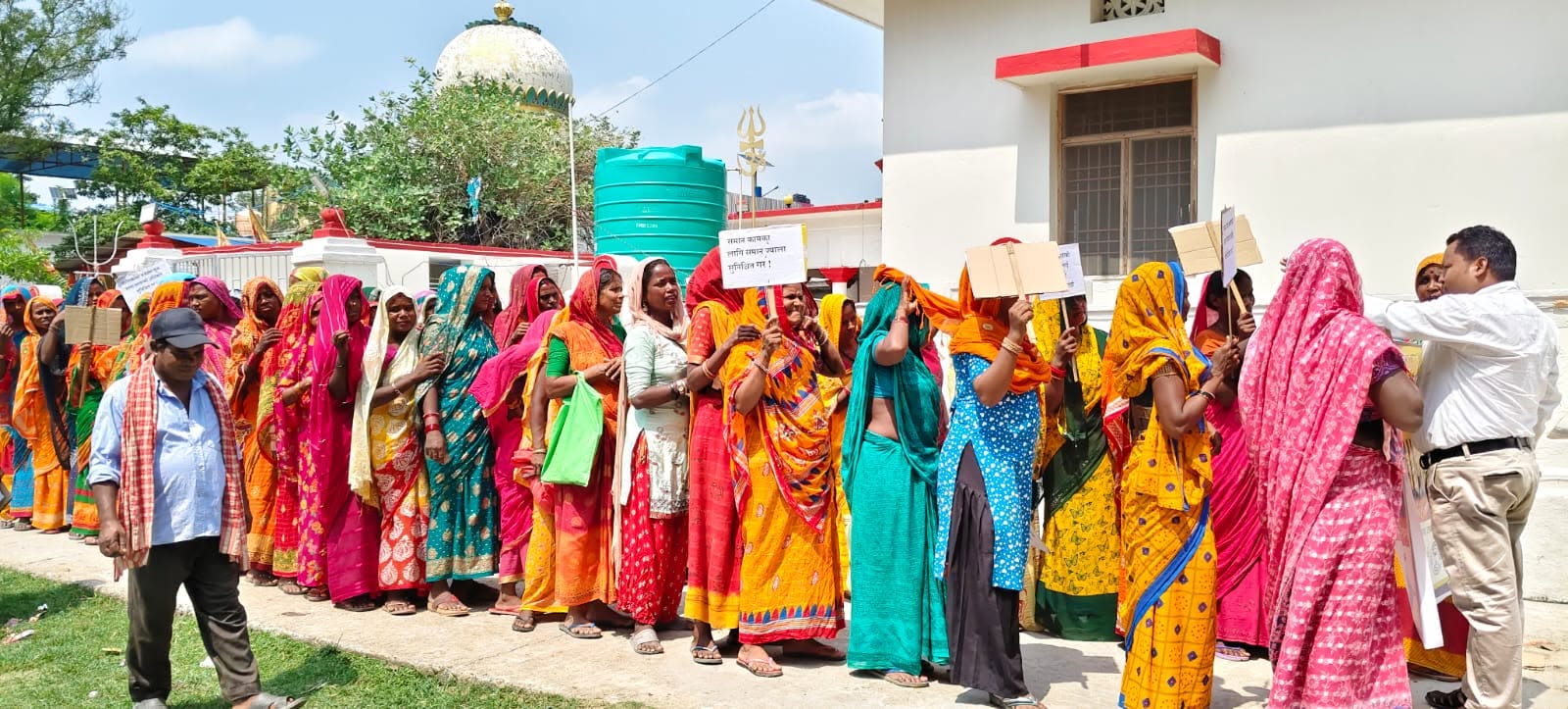 मर्यादित श्रम, समान ज्याला र सम्मानजनक पुनःस्थापनाको मागसहित सप्तरीका १८ वटै पालिकामा मुक्त हरवा–चरवाको एकसाथ जनप्रदर्शन