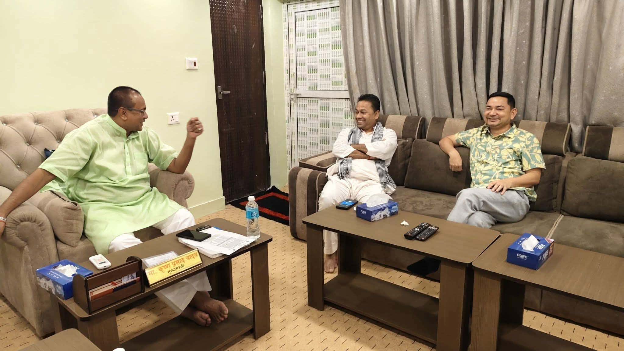 प्रदेश सरकार फेरबदलबारे मधेसका नेता भन्छन्– बाउले गल्ती गर्दा छोरालाई सजाय दिनु हुँदैन