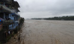 नारायणी नदीले खतराको तह पार गर्‍यो : डण्डा र दुम्कौलीमा सतर्कता अपनाउन आग्रह