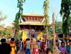 श्रावणको पहिलो सोमबार, वीरगन्जस्थित पशुपतिनाथ मन्दिरमा भक्तजनको घुइँचो