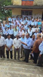 शिक्षक महासंघद्वारा धर्ना सहित ध्यानाकर्षणपत्र बुझाइयो
