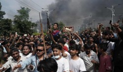 प्रदर्शनकारी संसद भवनभित्र छिरे