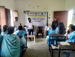 वीरगञ्जमा महिला स्वास्थ्य स्वयंसेविकामार्फत हैजा तथा झाडापखाला रोकथाम अभियान