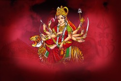 नवरात्रको तेस्रो दिन : चन्द्रघण्टा देवीको पूजा आराधना गरिँदै