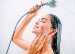 दिनहुँ तातो पानीले नुहाउँदा के हुन्छ ?