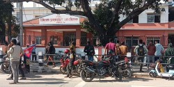 जेन-जी युवासहितका सम्बद्ध पक्षद्वारा राजविराजका सम्पूर्ण सरकारी कार्यालय बन्द