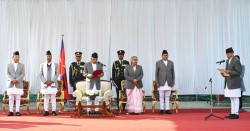 नवनियुक्त मन्त्री शर्माद्वारा पद तथा गोपनीयताको शपथ ग्रहण
