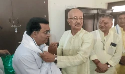 जसपाका पर्सा जिल्ला अध्यक्ष तबरेज अहमद कांग्रेसमा प्रवेश,पूर्वमन्त्री रिजालले गरे पार्टीमा स्वागत