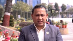 परराष्ट्र मन्त्री शिशिर खनाल