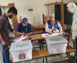 बंगलादेशमा मतदान जारी, ३ जना प्रधानमन्त्रीका दाबेदार