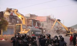 हेटौँडामा बजार क्षेत्रको राजमार्गका ५ सयभन्दा धेरै घर भत्काइयो