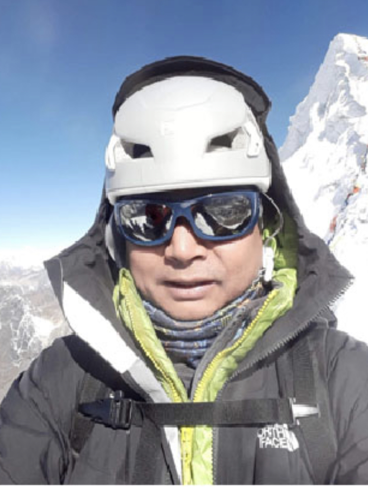 पर्साका हरेराम खड्काद्वारा सगरमाथा आरोहण