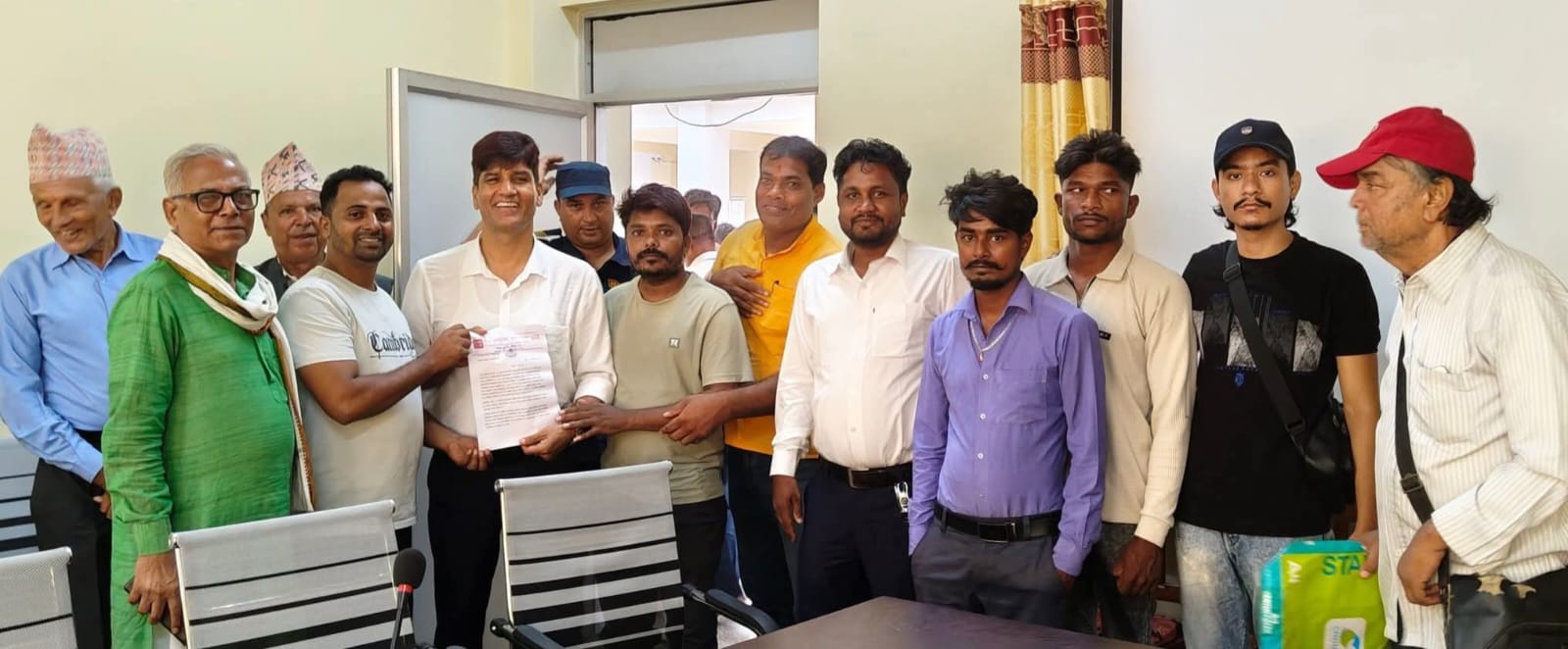 किसानको समस्या प्रति सरकार गम्भीर होस् : YCL नेपालद्वारा पर्सा प्रमुख जिल्ला अधिकारीलाई ज्ञापनपत्र बुझाइयो