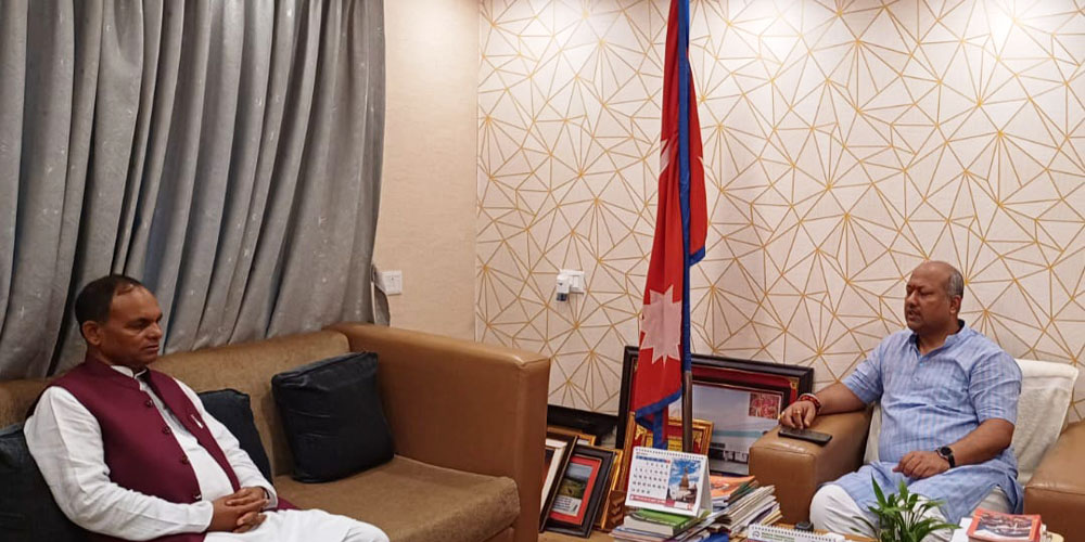 मुख्यमन्त्री सिंह र सभामुख मण्डलबिच भेट
