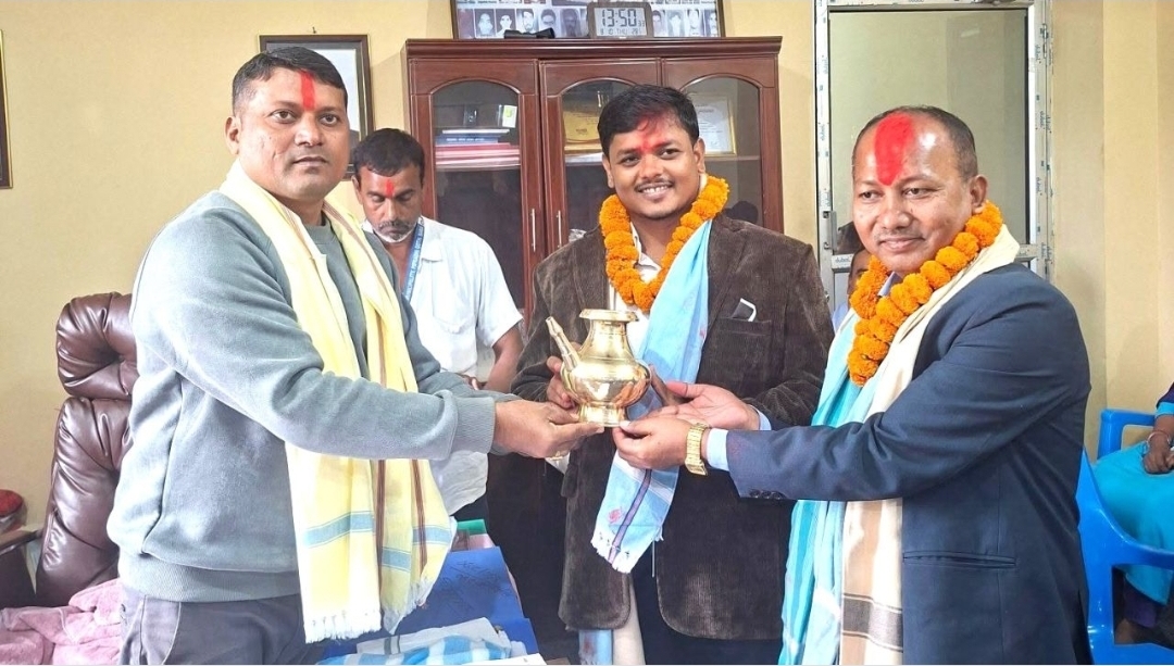 देवतालमा नयाँ प्रमुख प्रशासकीय अधिकृत चौधरीको स्वागत, रायलाई बिदाइ
