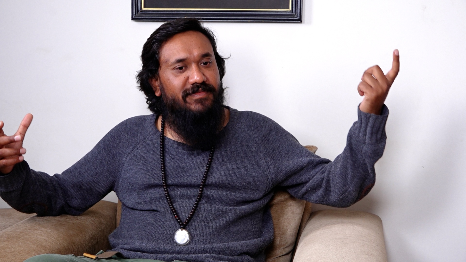 ‘सांसदलाई नै फसाउन खोजिए आम नागरिकको के हाल होला?’ भन्दै खगेन्द्र सुनारको प्रहरीमाथि प्रश्न