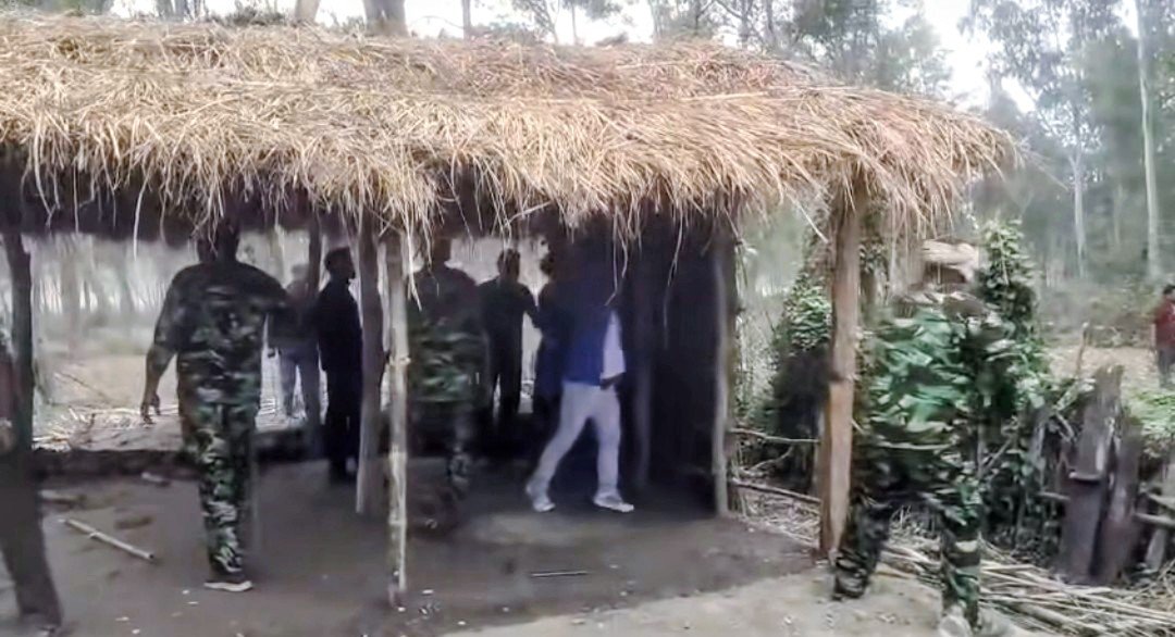 रौतहट वनक्षेत्र भित्र निर्मित ६ अवैध घरटहरा भत्काइयो